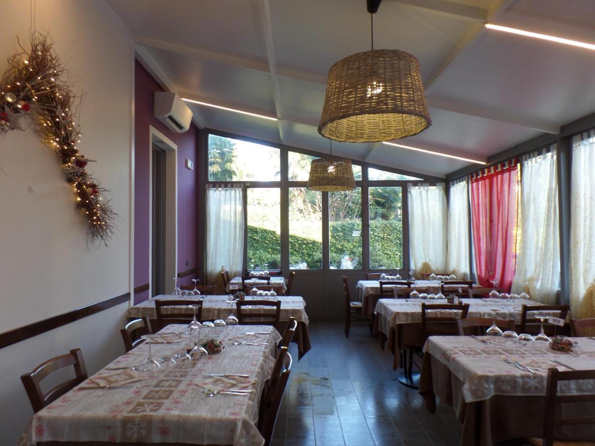 La Vecchia Scuola Hotel Lesa Exterior foto